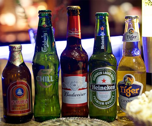 珠江雪花啤酒(啤酒都在做高端！珠江啤酒推出398元一瓶的精酿啤酒，今年还要开300多家门店)