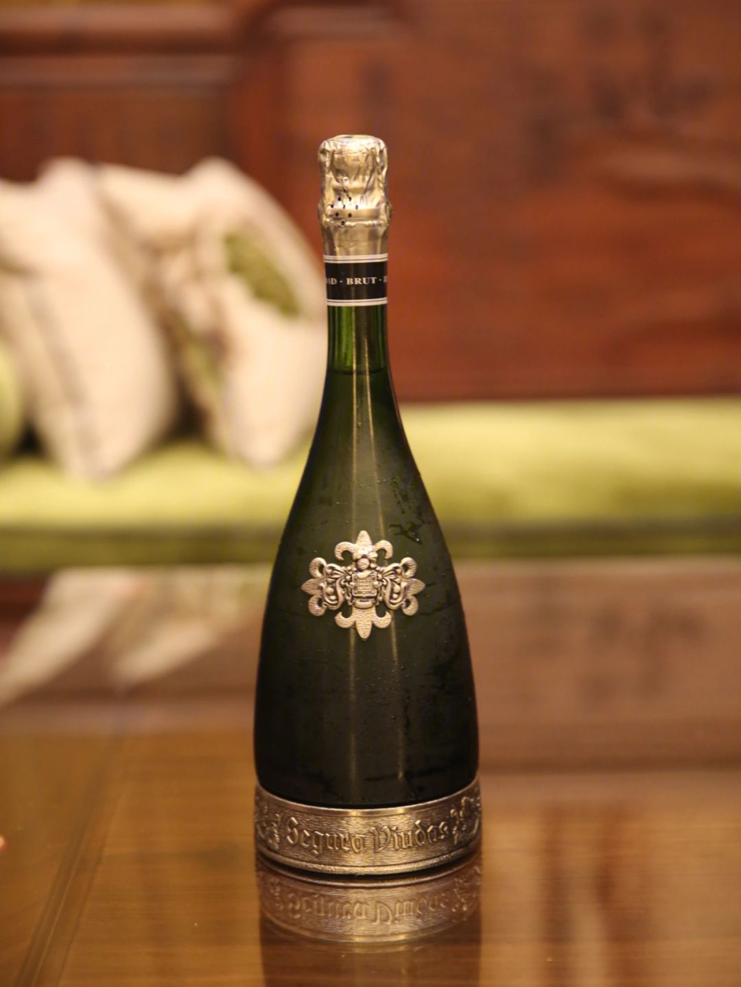 强悍的香槟(《葡萄酒搜索家》公布最新一期世界10大最贵香槟排名)